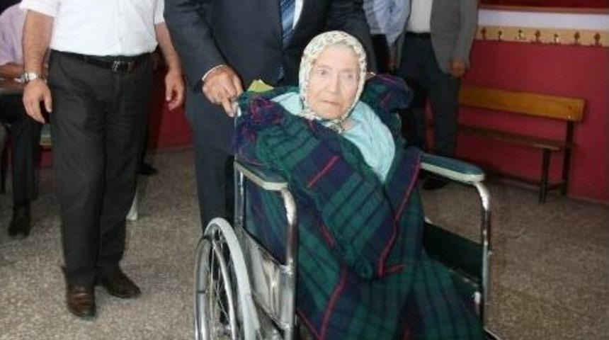 Orman Ve Su İşleri Bakanı Veysel Eroğlu, Oyunu Afyonkarahisar&rsquo;da Kullandı