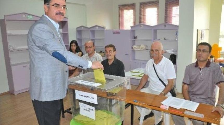 Vali Ahmet Turhan Oyunu Kullandı