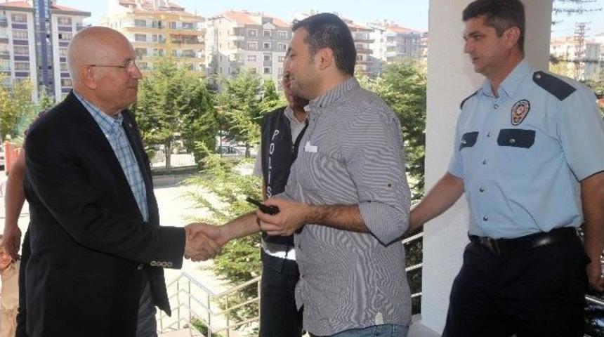 Yenimahalle Belediye Başkanı Yaşar, Oyunu Kullandı