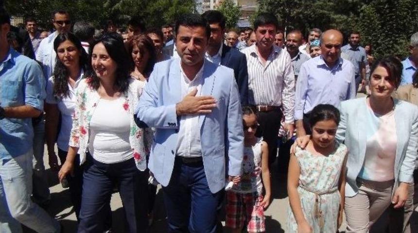 Cumhurbaşkanı Adayı Demirtaş Oyunu Kullandı