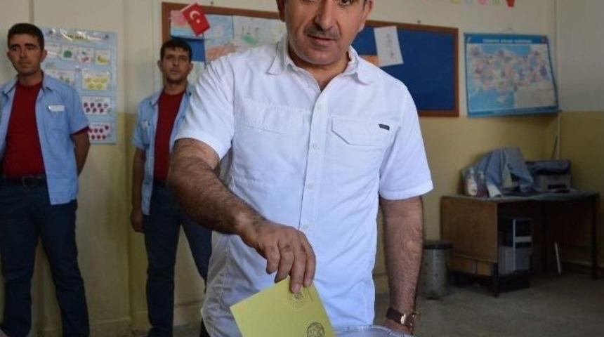 Başkan Kara Oyunu Kullandı