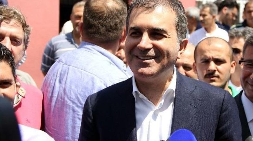 Bakan &Ouml;mer &Ccedil;elik, Mezun Olduğu Okulda Oyunu Kullandı