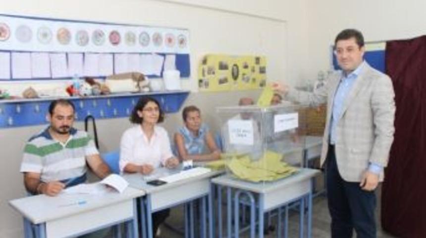 Başkan Murat Hazinedar, Yeni Cumhurbaşkanı İ&ccedil;in Oy Kullandı