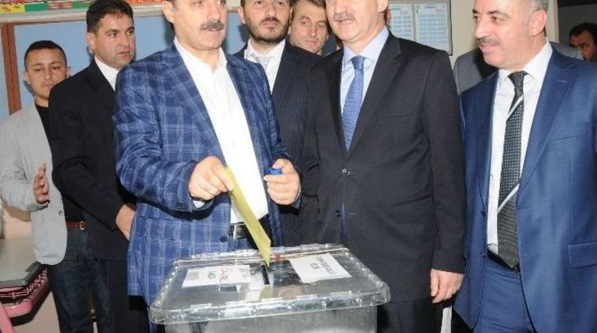 Faruk &Ccedil;elik: "t&uuml;rkiye'nin 15 G&uuml;n&uuml; Se&ccedil;im Atmosferinde Ge&ccedil;irmemesinde Fayda Var"