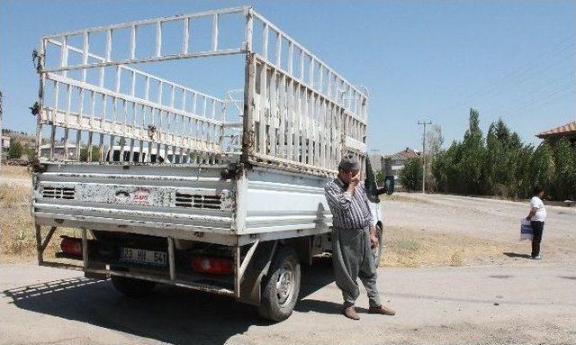 Oy Kullanmaya Giderken Kaza Yaptılar: 3 Yaralı