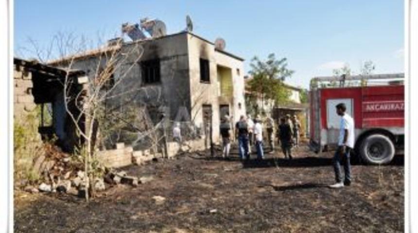 Otları Yakam Derken Evleri Yaktı