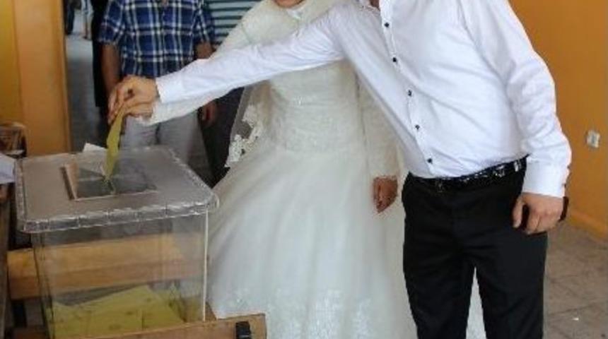 (&ouml;zel Haber) Oyunu Kullanmaya Gelinliği İle Geldi