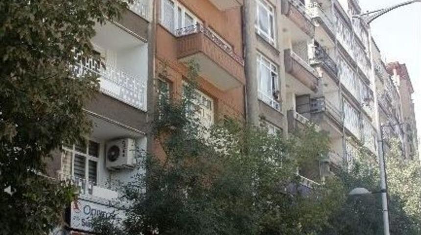 İntihar Etmek İsteyen Şahsı Polis Kurtardı