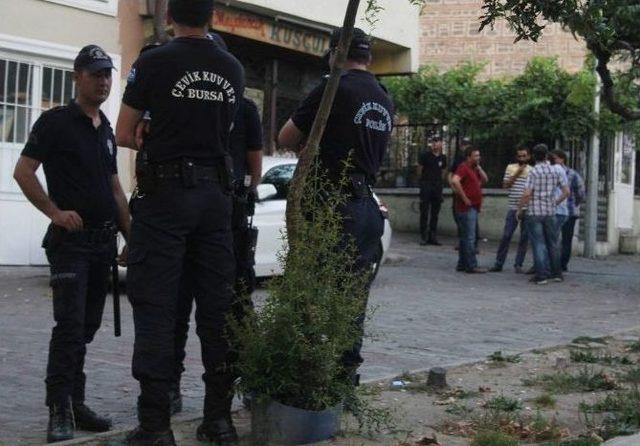 Bonzai İçerken Fotoğraflarını Paylaştı Tutuklandı