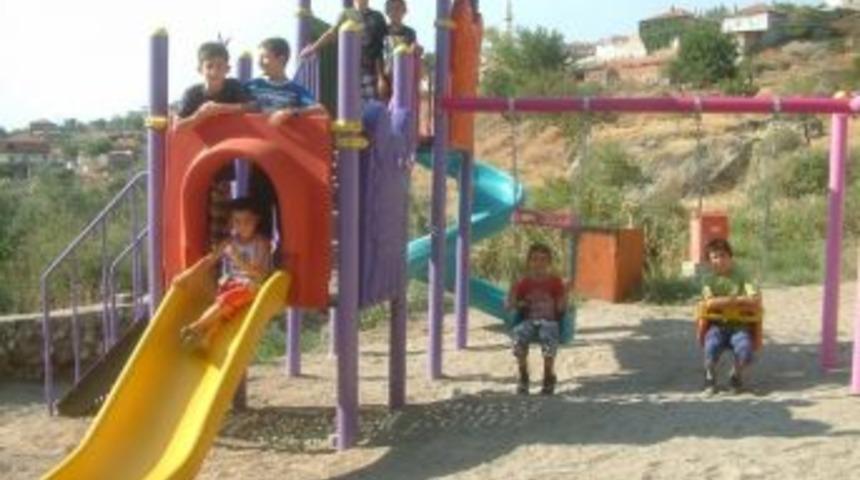 Dutluca&rsquo;da Okul Bah&ccedil;esi &Ccedil;ocuklara Park Oldu