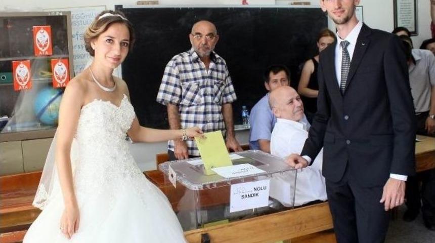 (özel Haber) Gelinliğiyle Sandığa Gitti