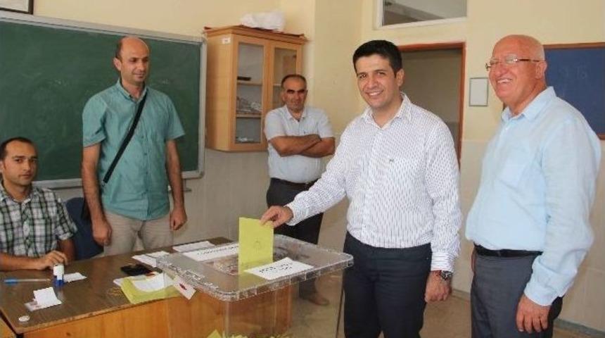 Başkan Turgay Gen&ccedil;, Oyunu Kullandı