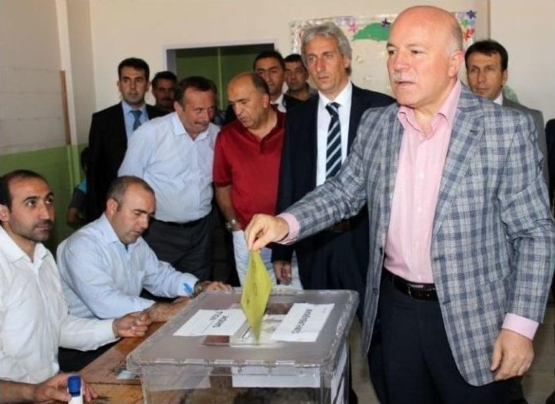 Başkan Sekmen, Oyunu Kullandı