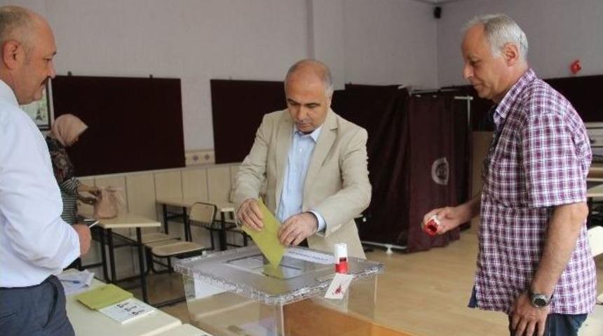 Giresun Valisi Cumhurbaşkanlığı İ&ccedil;in Oyunu Kullandı