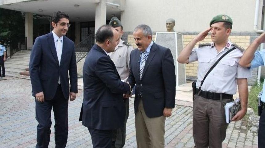 Vali G&uuml;naydın, Ara&ccedil;&rsquo;ı Ziyaret Etti