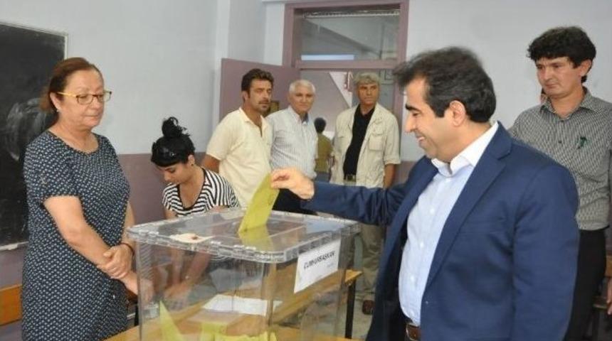 Vali G&uuml;zeloğlu Gazipaşa Ortaokulunda Oyunu Kullandı