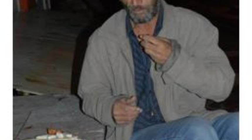 Kimsesiz Yaşar'ın Dramı Y&uuml;rek Burkuyor