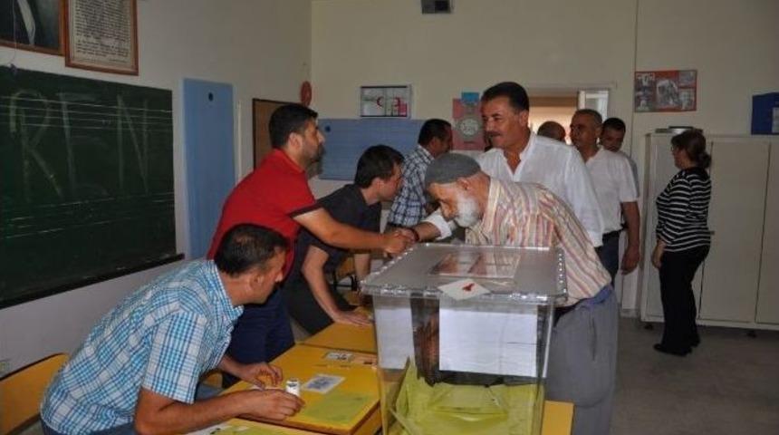 Başkan Tarhan İle Tuna Oyunu Kullandı