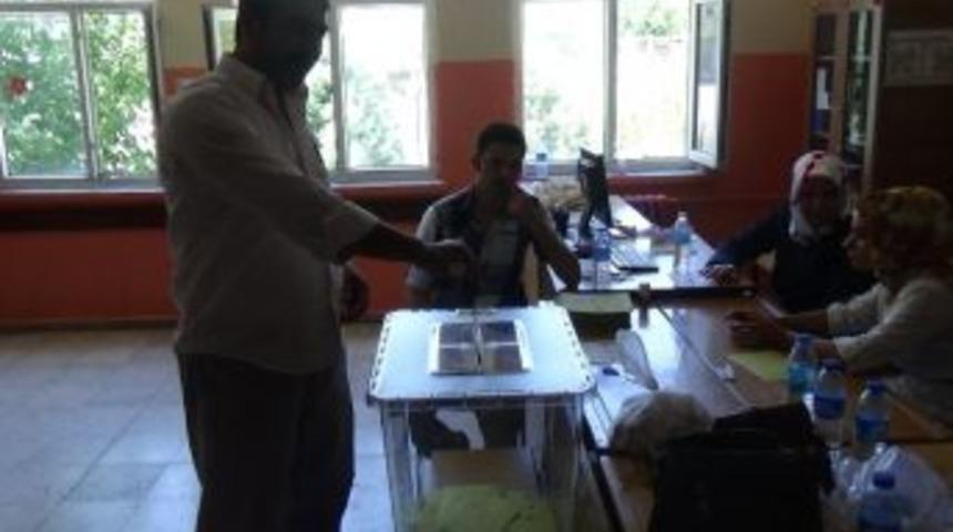 Kulplular Cumhurbaşkanını Se&ccedil;mek İ&ccedil;in Sandık Başına Gitti