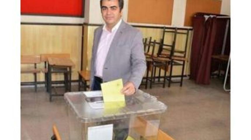 Vali Orhan D&uuml;zg&uuml;n Oyunu Kullandı