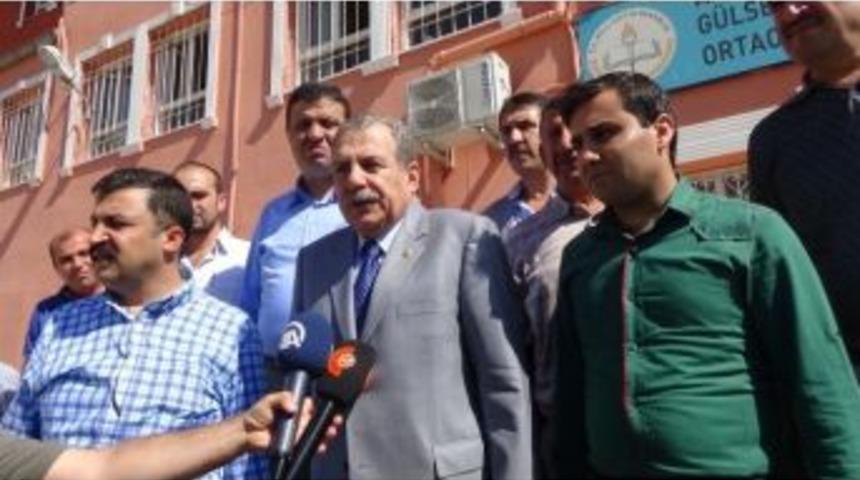 Eski İ&ccedil;işleri Bakanı Muammer G&uuml;ler Mardin'de Oyunu Kullandı