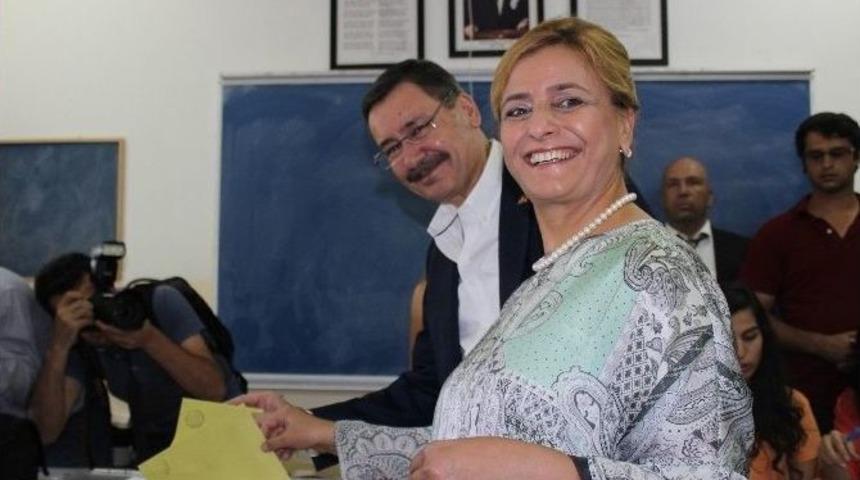 Başkan G&ouml;k&ccedil;ek Oyunu Kullandı