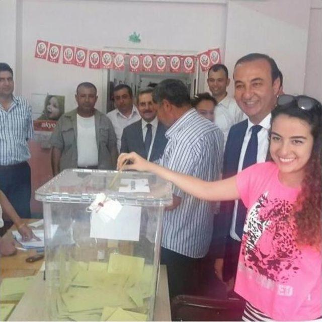 Ceyhan Belediye Başkanı Alemdar Öztürk Oyunu Kullandı