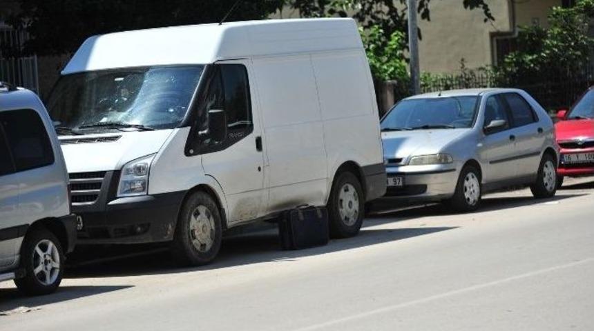 Se&ccedil;im G&uuml;n&uuml; Ş&uuml;pheli &Ccedil;anta Paniği