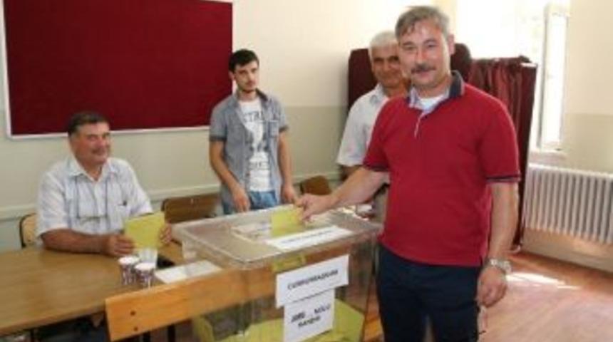 Başkan Yaralı Oyunu Kullandı