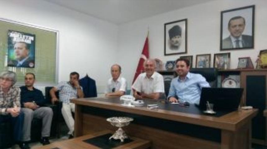 K&uuml;tahya Ak Parti'de Y&uuml;zler G&uuml;l&uuml;yor