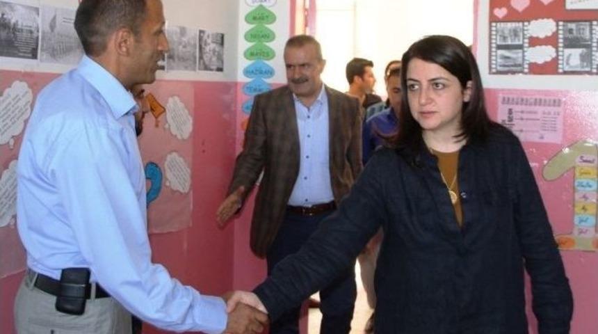 Ak Parti Van Milletvekilerinden Hdp&rsquo;ye Demokrasi &Ccedil;ağrısı