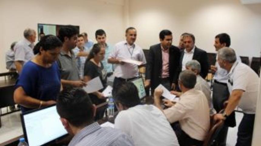 Belediye Başkanı Ve Ak Seçim Parti Milletvekili Muzaffer Aslan Seçim Koordine Merkezini Ziyaret Etti