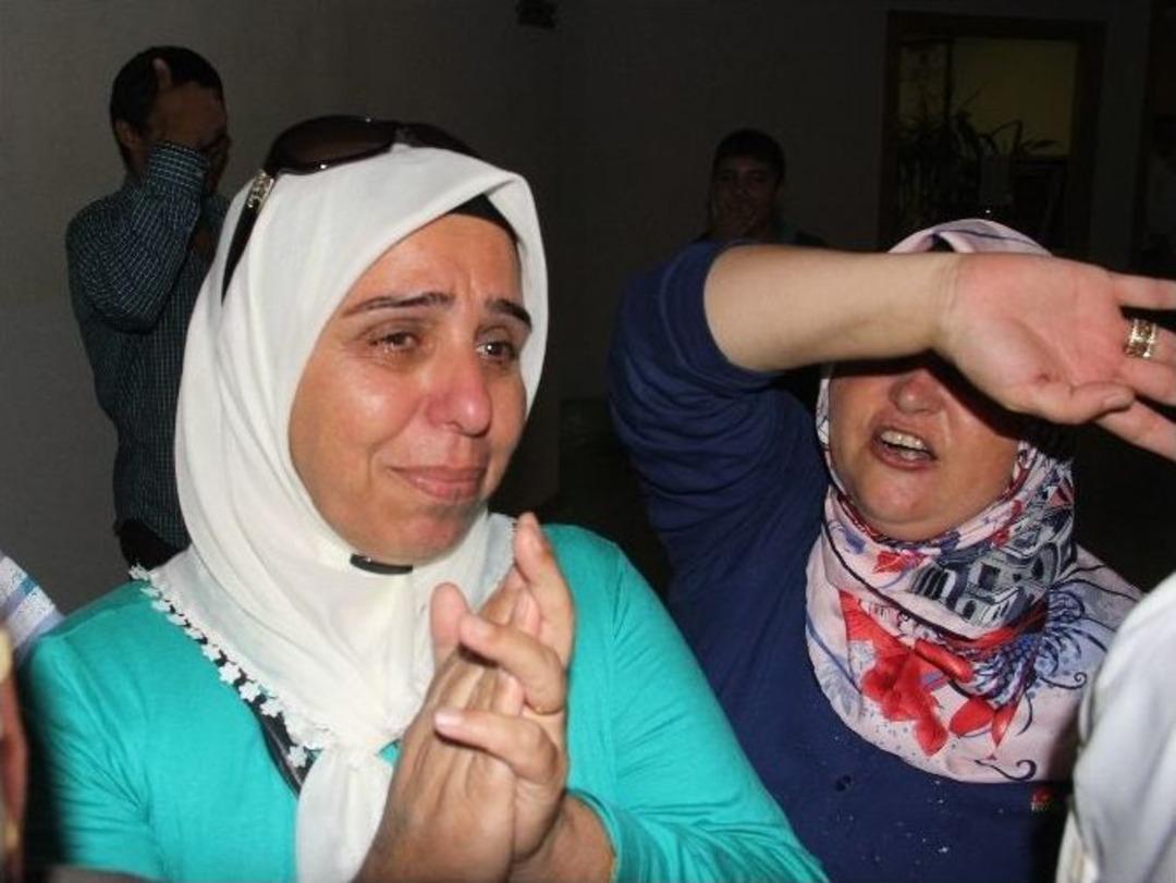 Adana'da Erdoğan'ın Zaferine Lokumlu, G&ouml;zyaşlı Kutlama