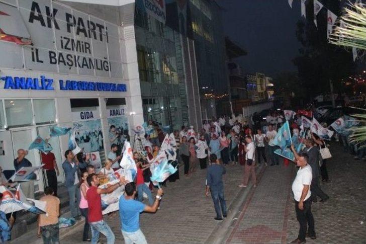 İzmir’de Kemanlı Davullu Seçim Kutlaması G5