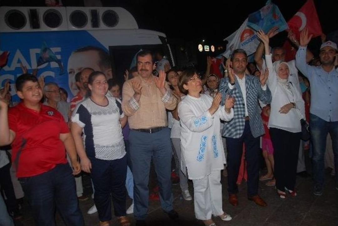 Ak Parti Aydın'da &Uuml;lke Genelindeki Zaferi Kutladı