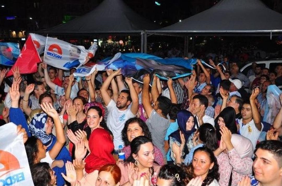 Manisa&rsquo;da Erdoğan Coşkusu