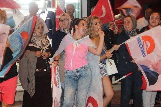 Sinop’ta Cumhurbaşkanlığı Seçim Kutlamaları