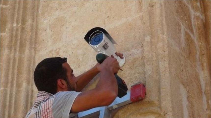 Hırsızların Dadandığı Camiye Kamera Takıldı