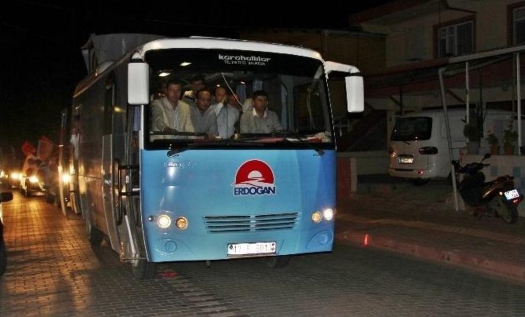 Erdoğan Coşkusu Halkı Sokağa D&ouml;kt&uuml;