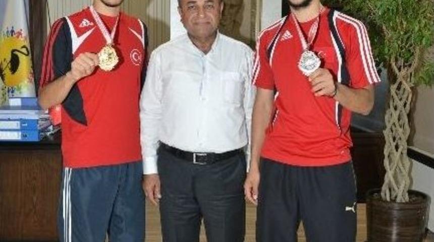 Şampiyon Kardeşler &Ccedil;iğli'nin Gururu