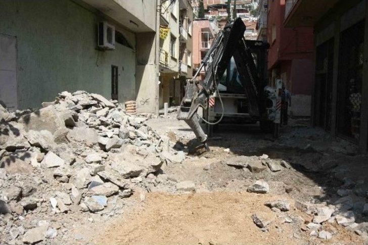 Bayraklı Sokakları Gıpta Ettirecek G2