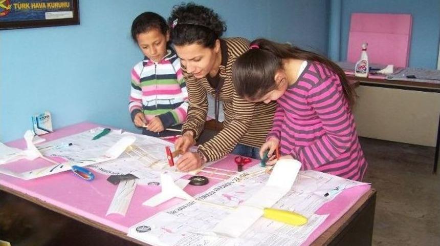 Hem Ve Thk, Model U&ccedil;ak Kursu A&ccedil;ıyor