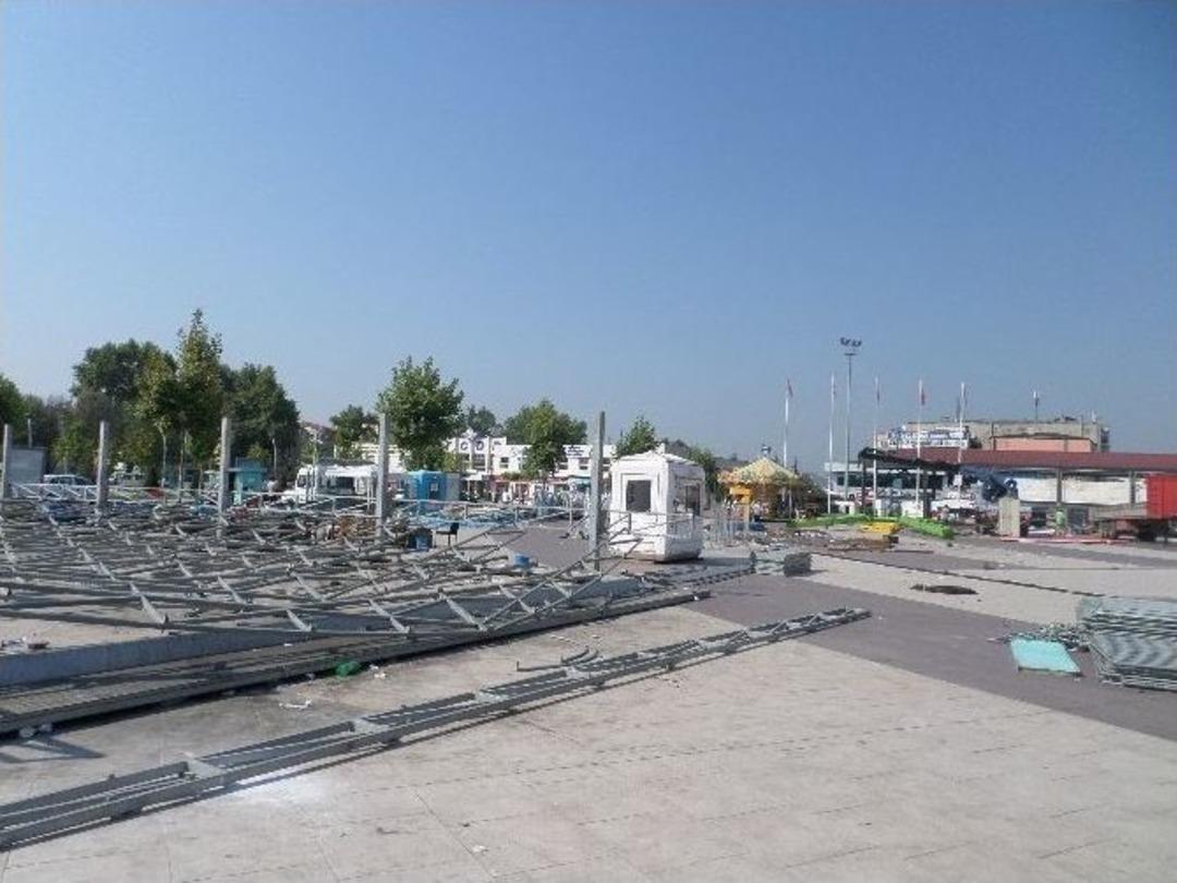 40 G&uuml;nl&uuml;k Hizmetin Ardından Lunaparklar Kaldırıldı