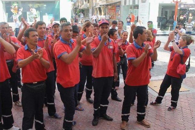 Parkomat Çalışanları Büyükşehir Belediyesi'ne Yürüdü