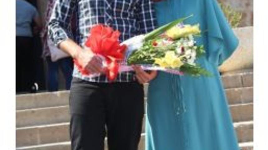 Tarihi Külliyede Evlenme Teklifi