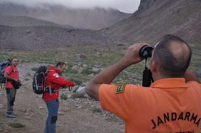 (özel Haber) Acemi Dağcıyı Zirveden Kurtarma Ekipleri İndirdi