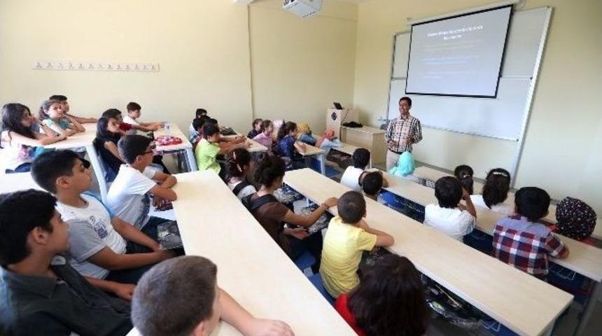 &Ccedil;ocuk &Uuml;niversitesinde İlk Ders Zili