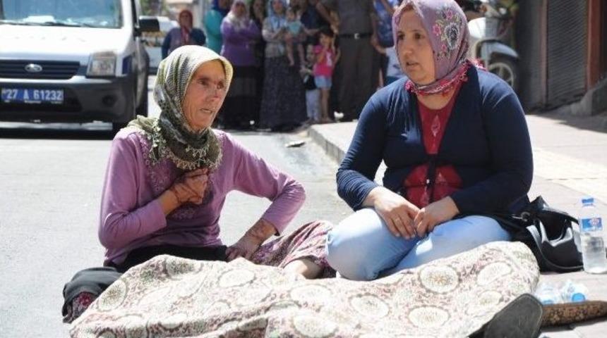 Kafasının &Uuml;zerinden Otob&uuml;s Ge&ccedil;en Şahıs Hayatını Kaybetti