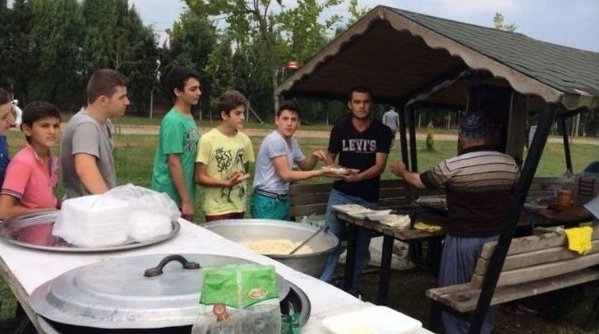 Damla İlim Kültür Derneği Hoca Ve Talebeleri, Gölbaşı Park’ta Piknikte Buluştu