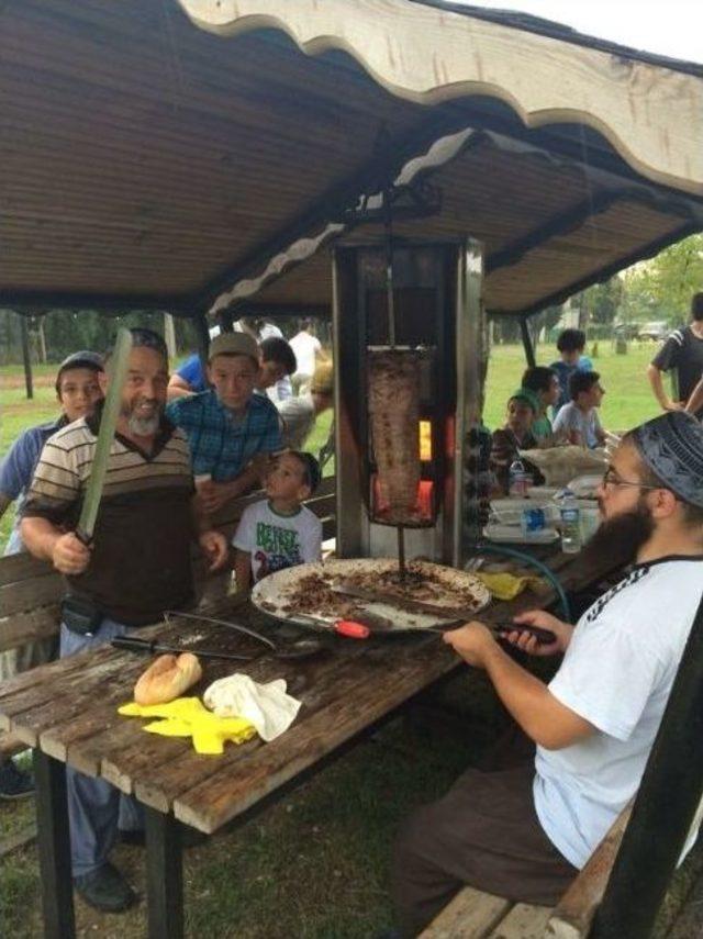 Damla İlim Kültür Derneği Hoca Ve Talebeleri, Gölbaşı Park’ta Piknikte Buluştu